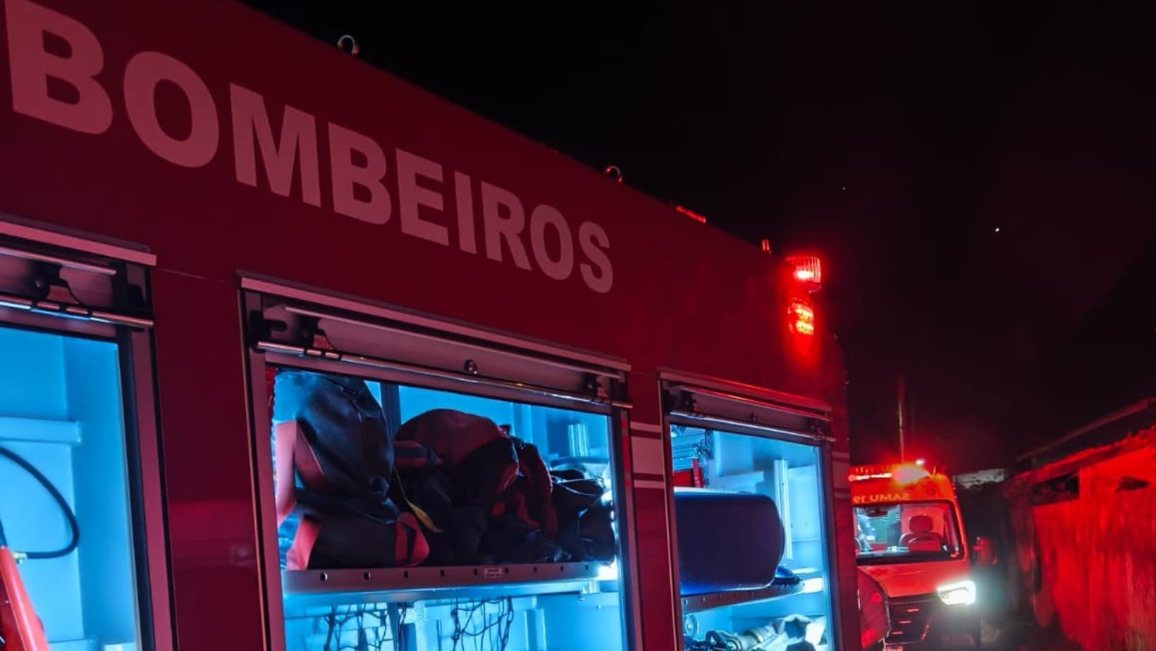 Incêndio em casa mata homem e deixa outro com 40% do corpo queimado em São Sebastião